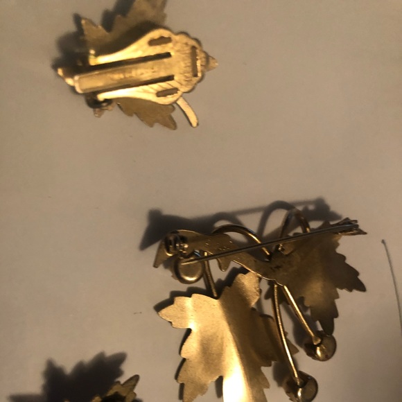 Vintage clip earring pin sets - Picture 2 of 5